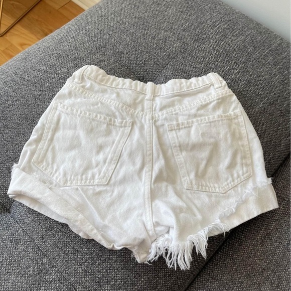 Zara White denim shorts with frayed hem - Picture 5 of 5